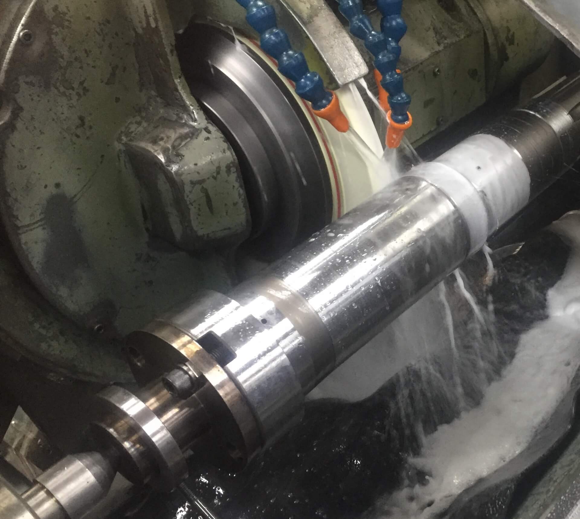 電解研磨液の主成分と、金属表面で果たす重要な役割